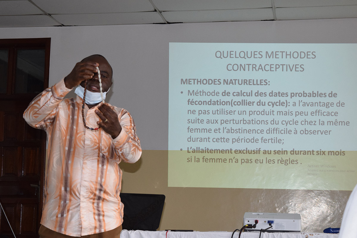 Sensibiliser les communautÃ©s pour amÃ©liorer la santÃ© de la femme et de la jeune fille