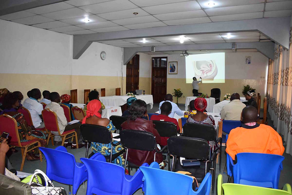 Sensibiliser la communautÃ©, amÃ©liorer la santÃ© de la femme et de la jeune fille