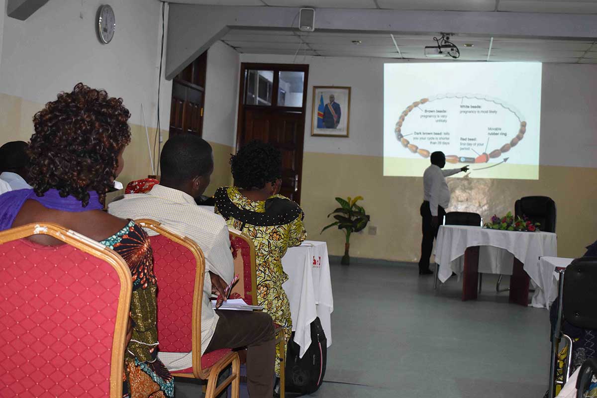 Sensibiliser la communautÃ©, amÃ©liorer la santÃ© de la femme et de la jeune fille