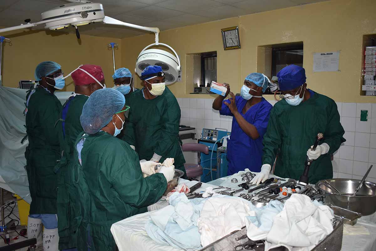 Une campagne d’arthroplastie couronnée de succès à HEAL Africa