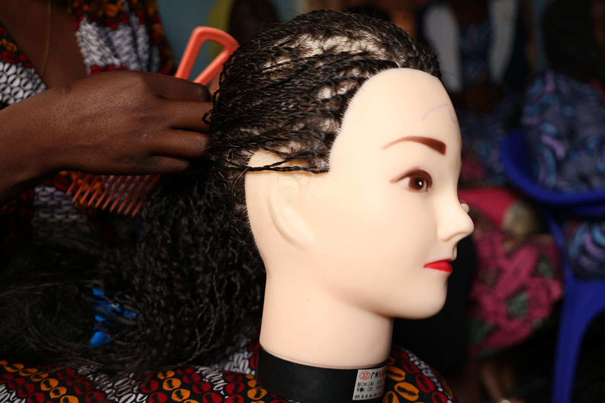 Renforcer la résilience des femmes face aux retombées des conflits armés par l’apprentissage des métiers