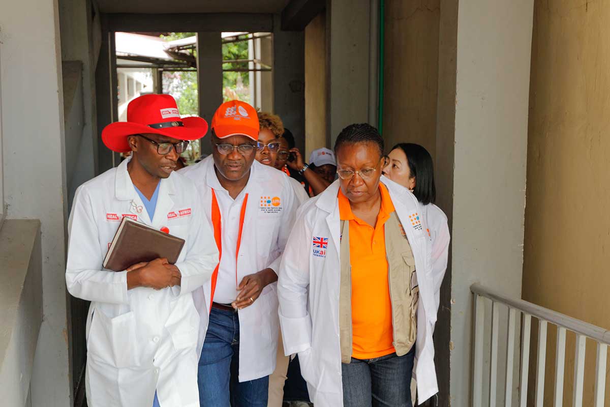 Une visite de haut niveau renforce la collaboration entre HEAL Africa et l’UNFPA