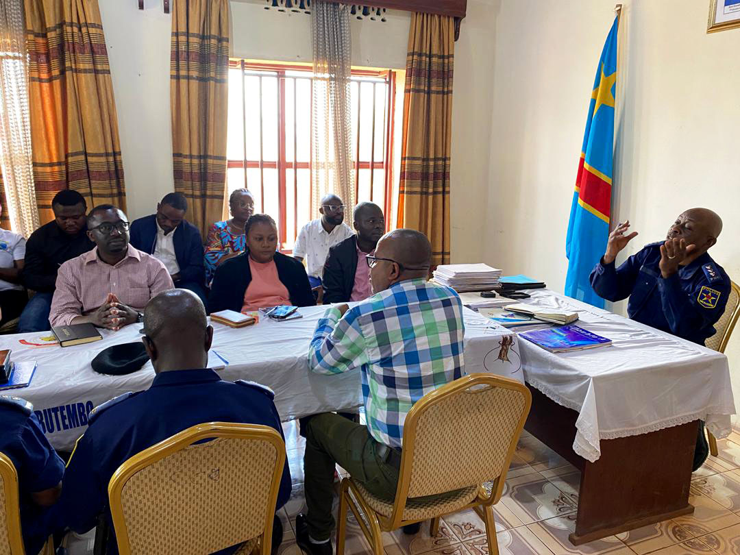 Transparence et redevabilité : HEAL Africa et GGPI échangent avec les mouvements citoyens de Butembo sur les travaux de bitumage de la route Butembo-Kanyabayonga