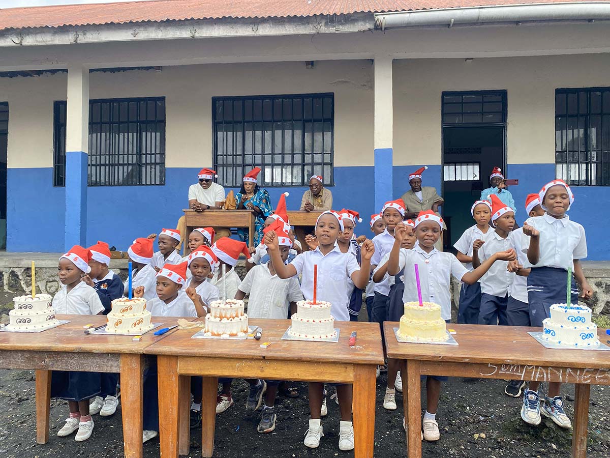 Célébration de Noël à GSF Mugunga : de la danse, de la joie, des rires qui font écho