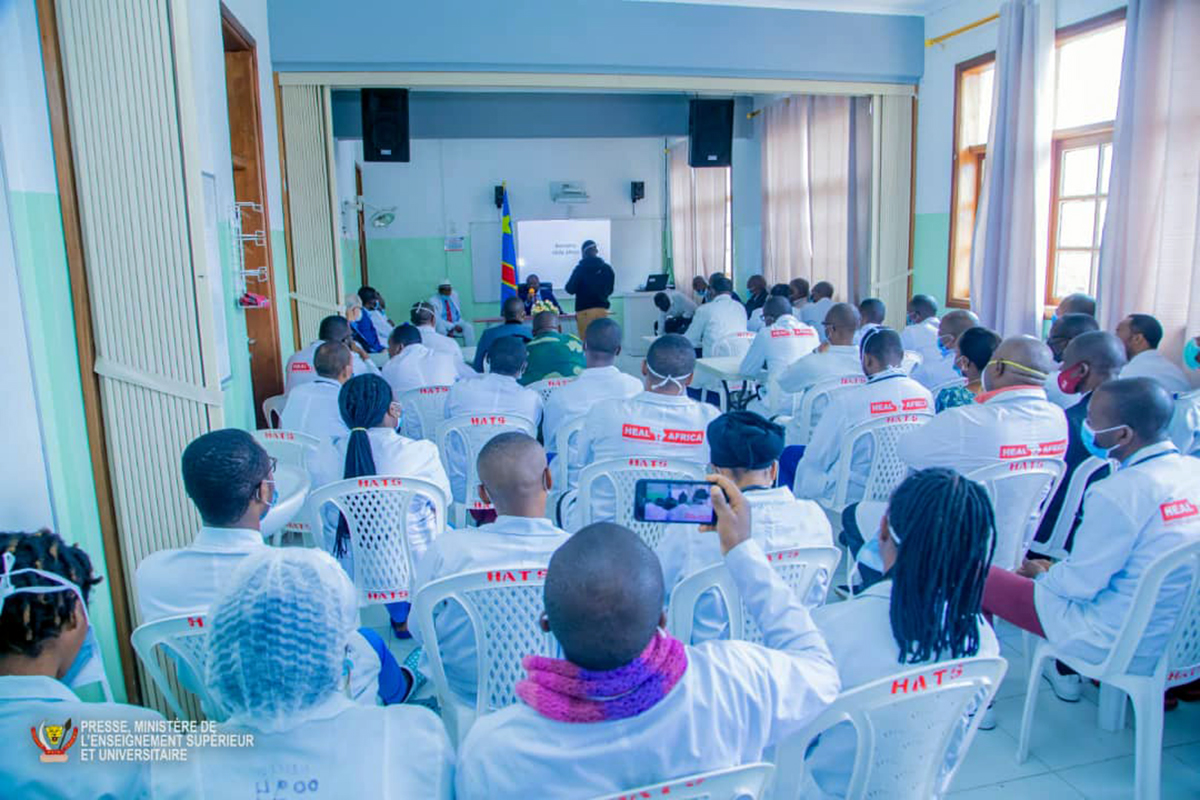 Goma : 11 nouveaux spécialistes diplômés du Consortium Universitaire pour le Troisième Cycle en Médecine (CUTCM) produits