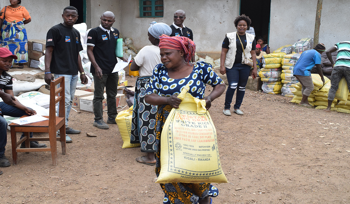 354 kits d’activités génératrices de revenus distribués aux bénéficiaires du projet Résilience PAM de HEAL Africa dans le Masisi