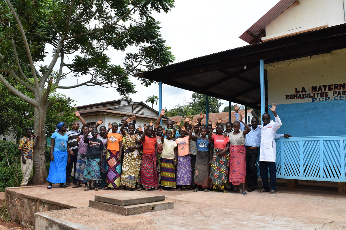 La clinique mobile de l’hôpital HEAL Africa dans une campagne de réparation gratuite des fistules dans le Nord-Ubangi